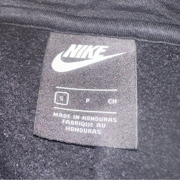 Small Men’s, Black Nike hoodie - Picture 4 of 6